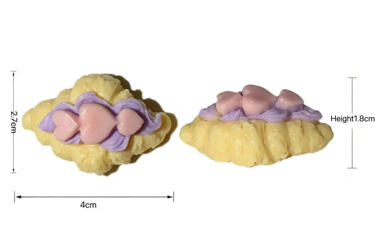 Kawaii Mini Heart-Topped Croissant Squishy - Realistic 3D Butter Pastry Toy