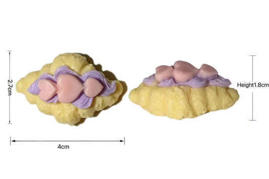 Kawaii Mini Heart-Topped Croissant Squishy - Realistic 3D Butter Pastry Toy